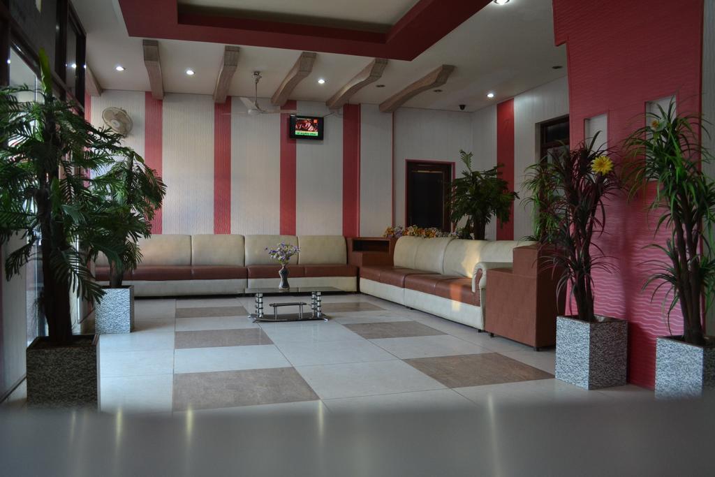 Hotel Atithi International Katra  Buitenkant foto